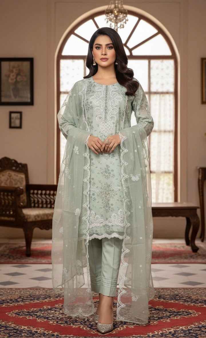 Woman 3pc suit with embroidered +handmade work best quality 🫶🏿