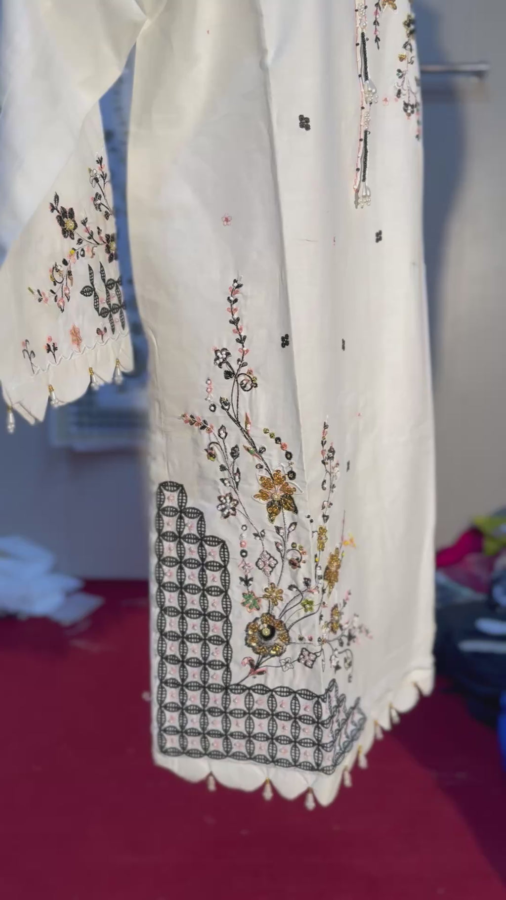 ⭐️ ⭐️ ⭐️ ⭐️ ⭐️ 
A sophisticated winter look with delicate craftsmanship — perfect for events,casual festive wear.