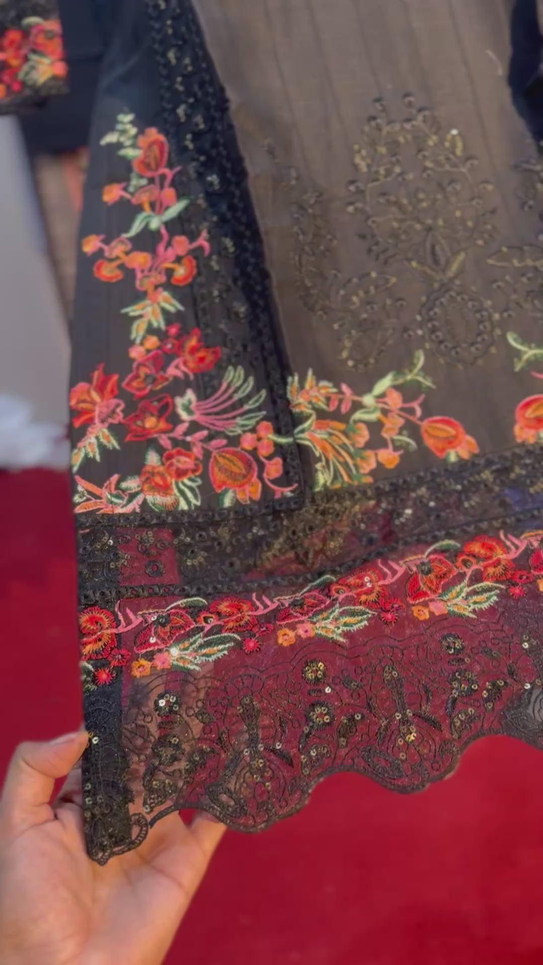 ⭐️ ⭐️ ⭐️ ⭐️ ⭐️ 
The suits are styled with a modern, well-tailored fit.(fabric cotton)